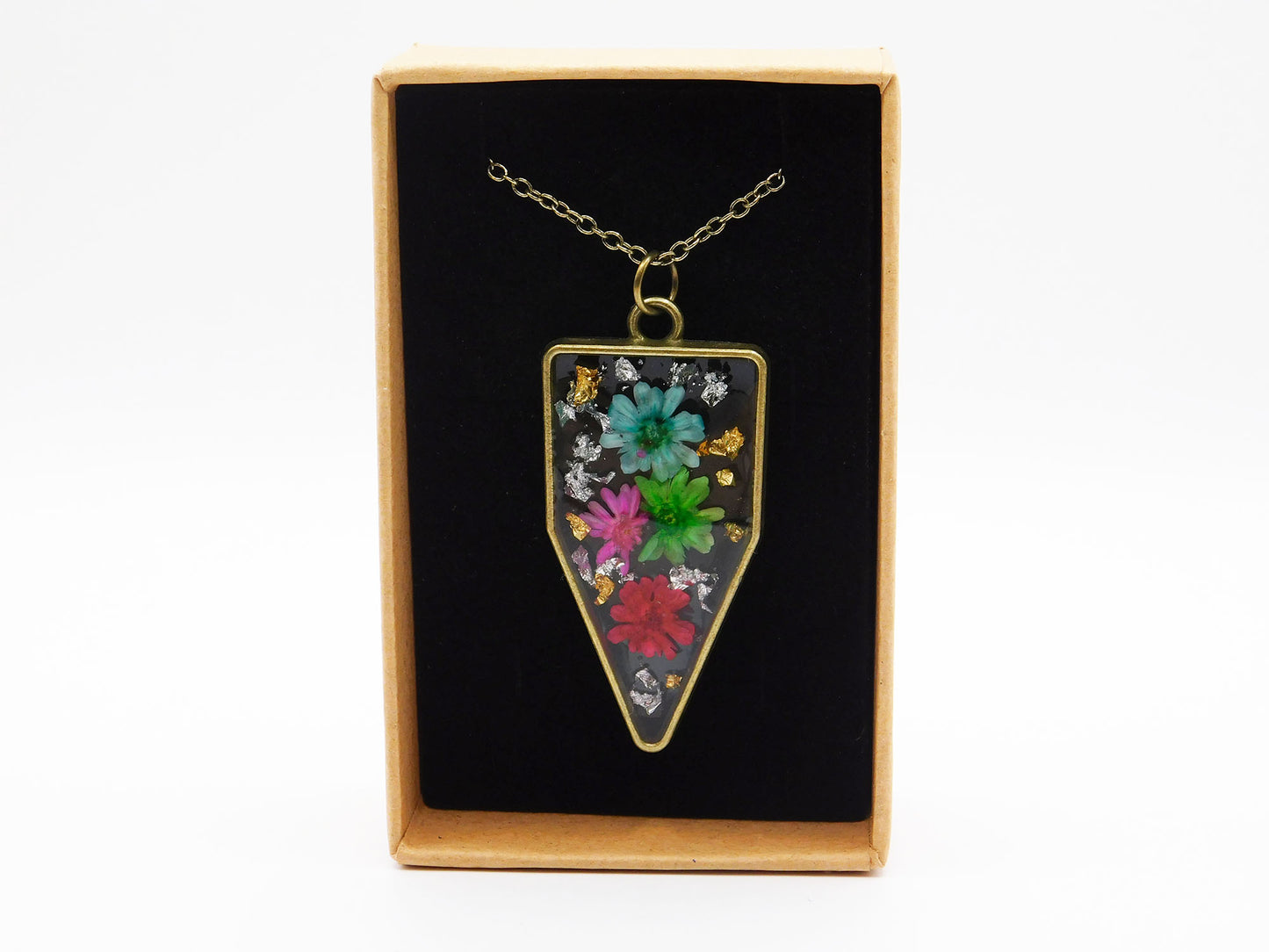 Pendentifs en cadre ouvert avec chaîne