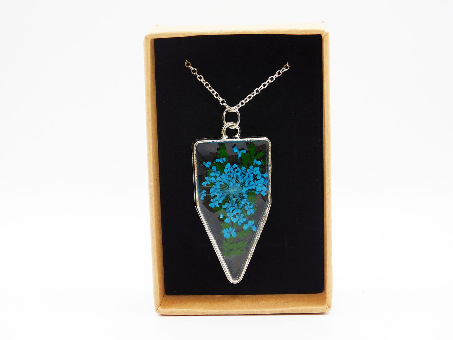 Pendentifs en cadre ouvert avec chaîne