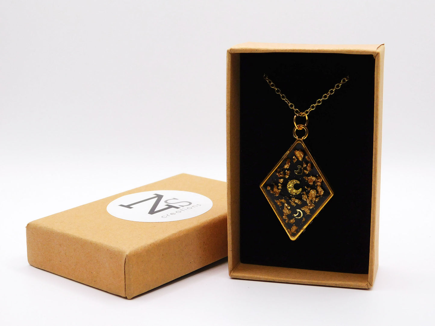 Pendentifs en cadre ouvert avec chaîne