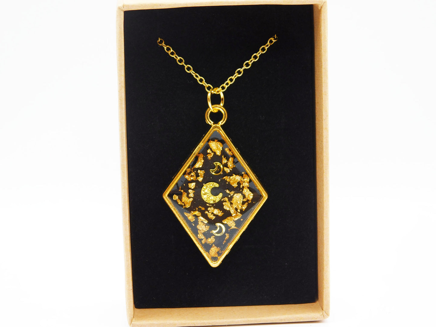 Pendentifs en cadre ouvert avec chaîne