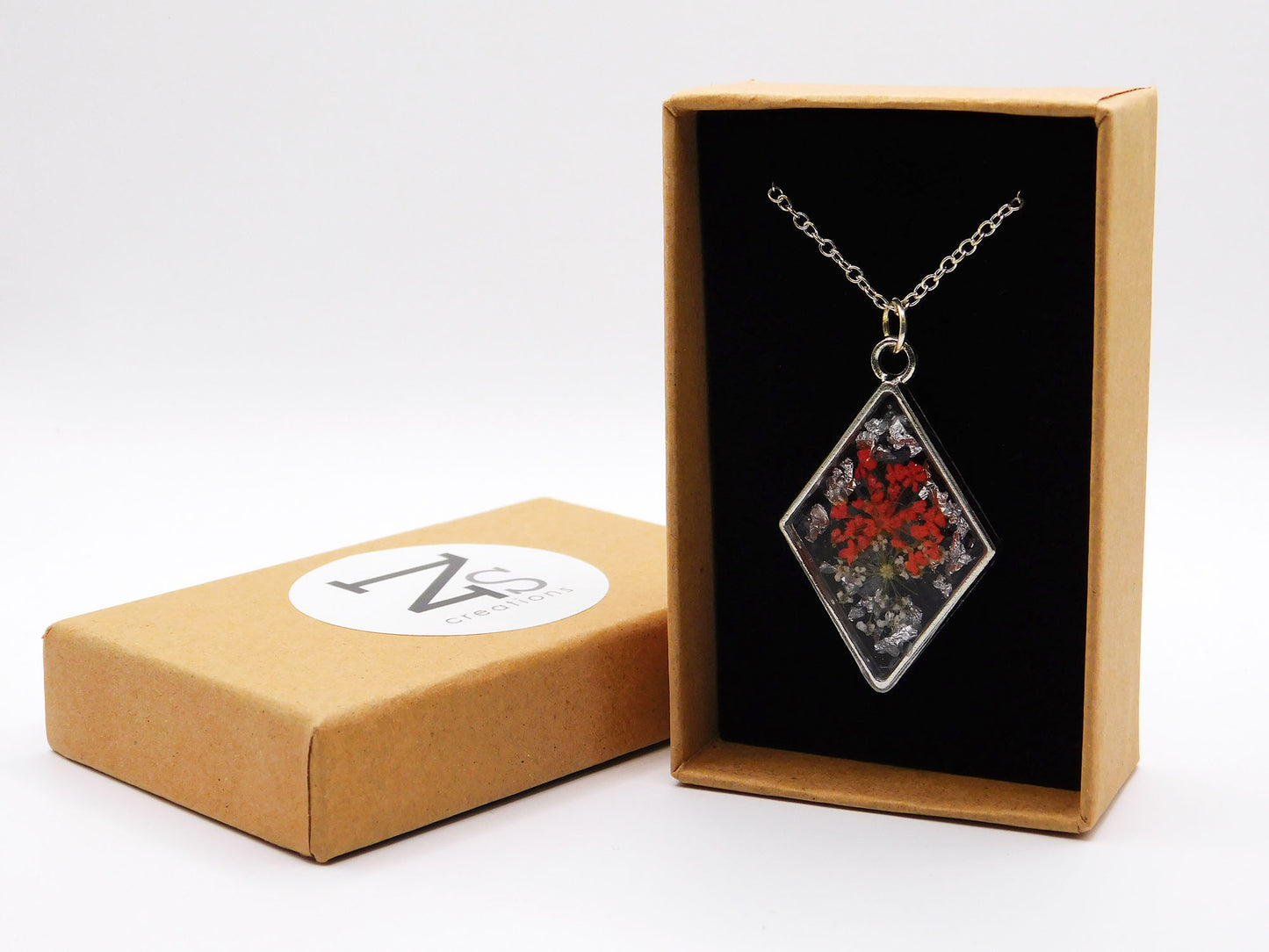 Pendentifs en cadre ouvert avec chaîne