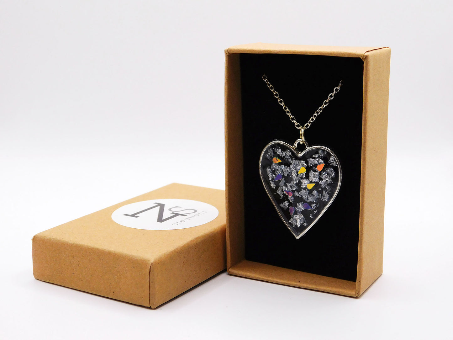 Pendentifs en cadre ouvert avec chaîne