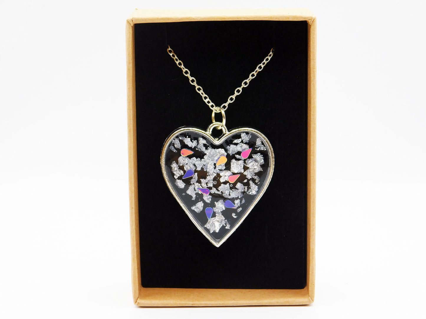 Pendentifs en cadre ouvert avec chaîne