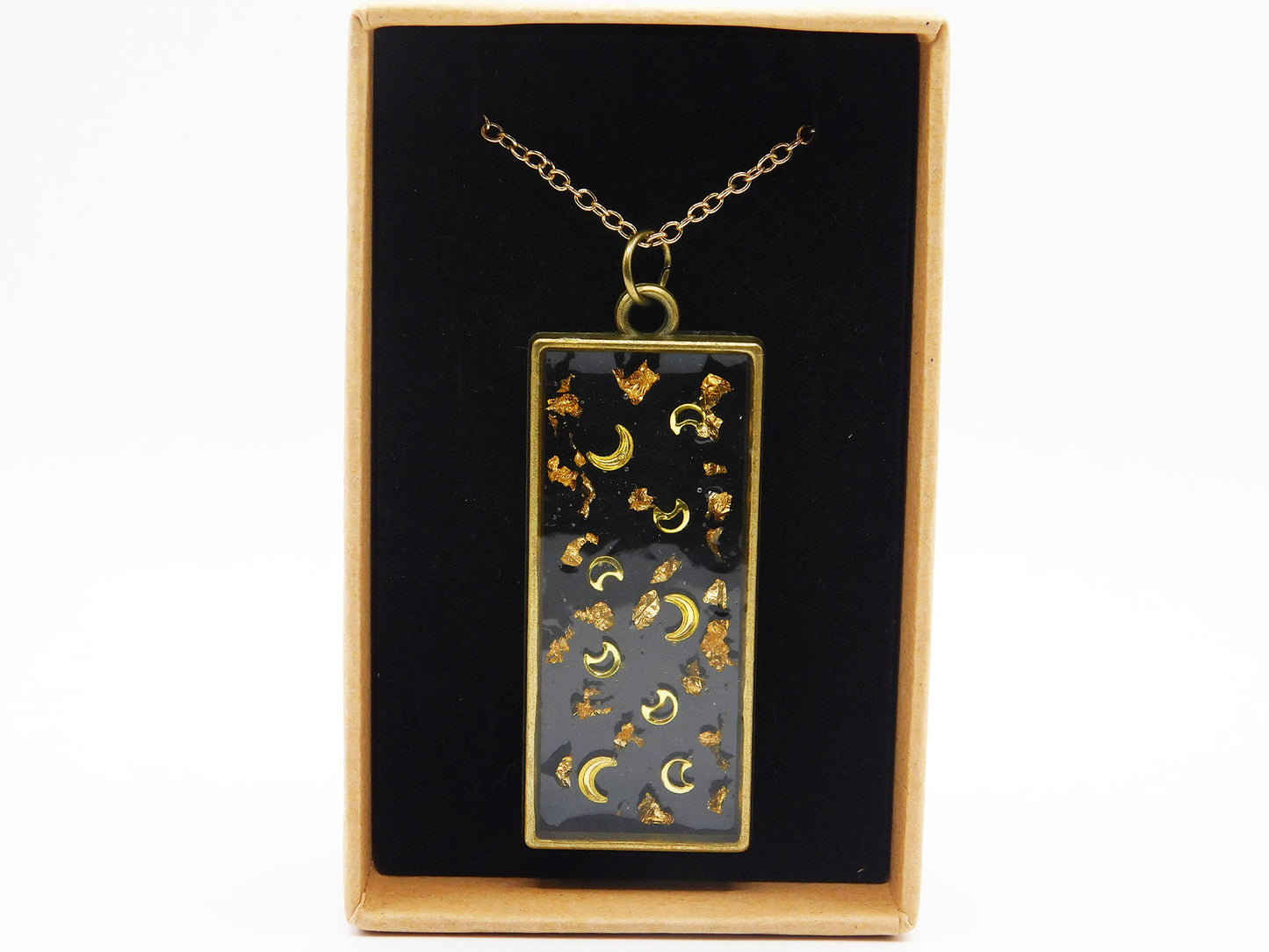 Pendentifs en cadre ouvert avec chaîne
